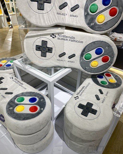 新品】ニンテンドーミュージアム スーパーファミコン クッション