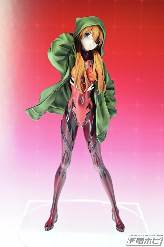 アルター 綾波レイmillenniumイラストver アスカ パーカーver 展示