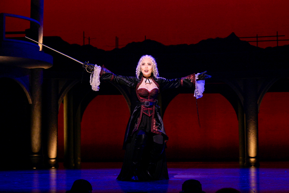 この岡村美南さんがカッコ良すぎて、胸を打たれて、劇団四季を目指す方