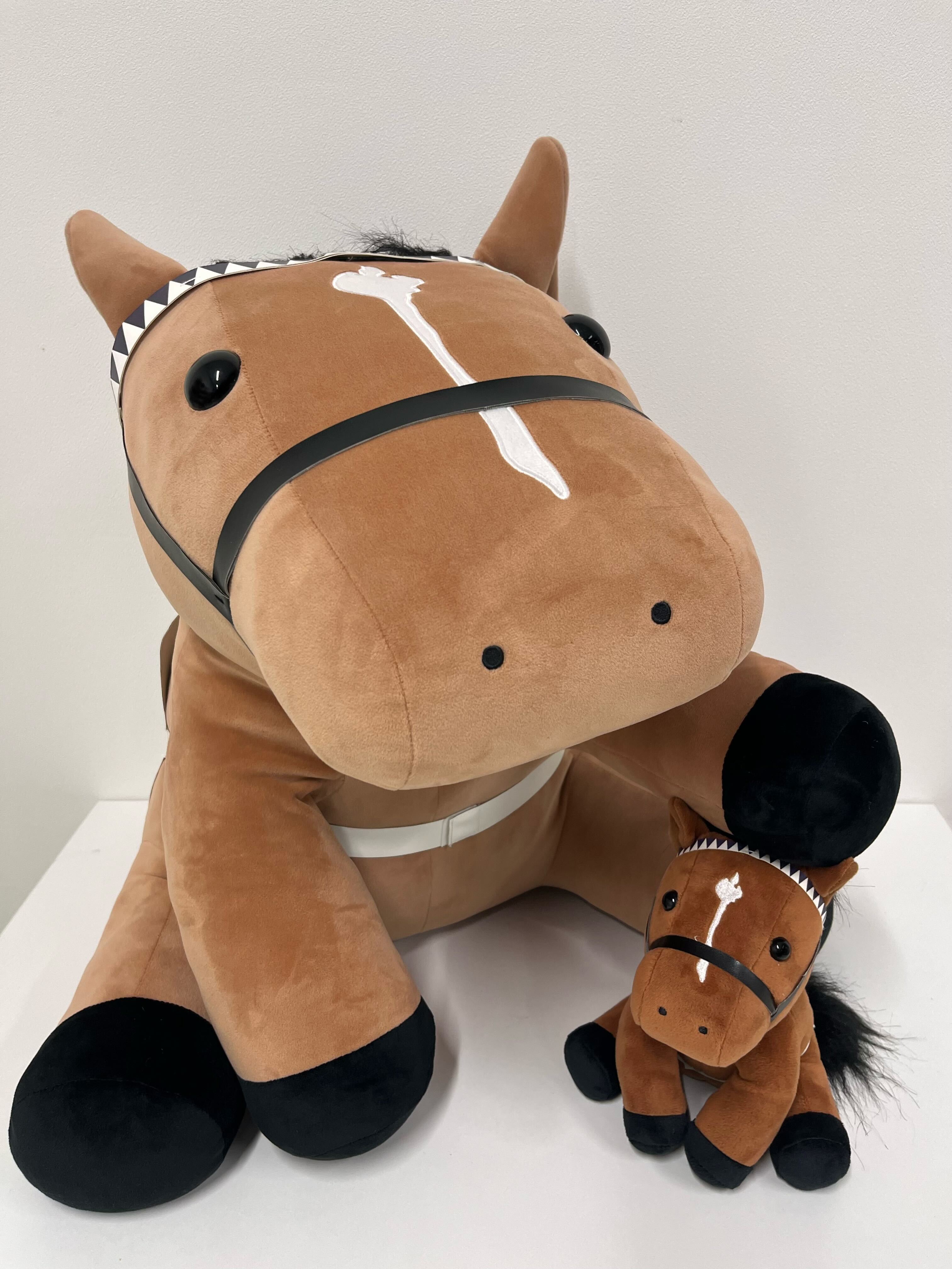 アイドルホース イクイノックスでかもっちぬいぐるみ