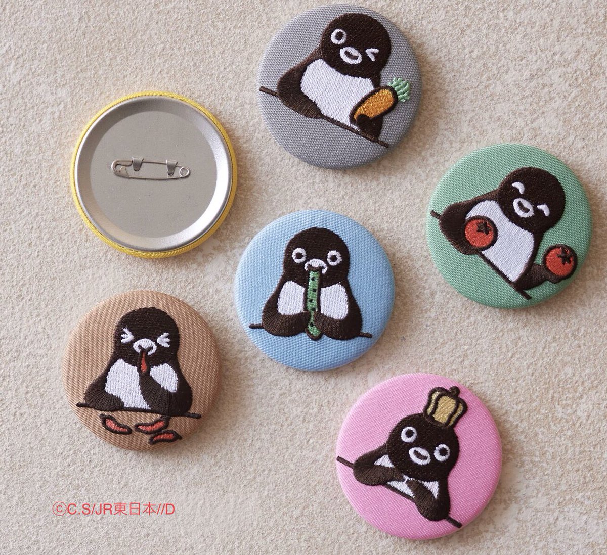 本日より【刺繍缶バッジ6柄】が新発売⭐️。ひとつはシークレット