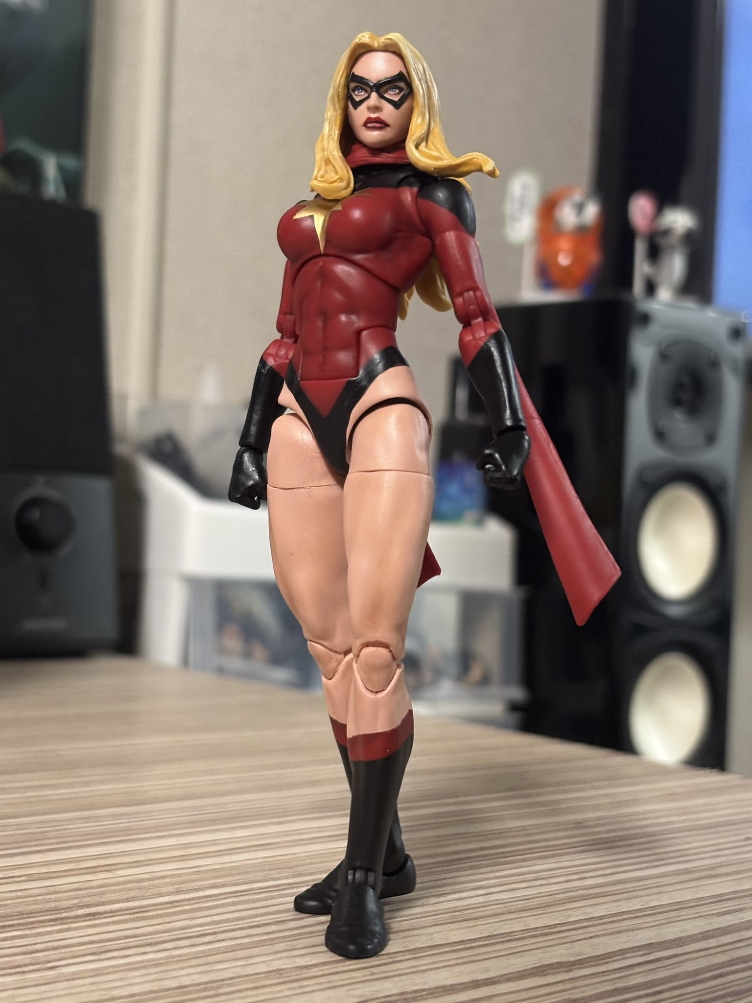 ハズブロ マーベルレジェンド ウォーバード Amazon.co.jp: マーベル