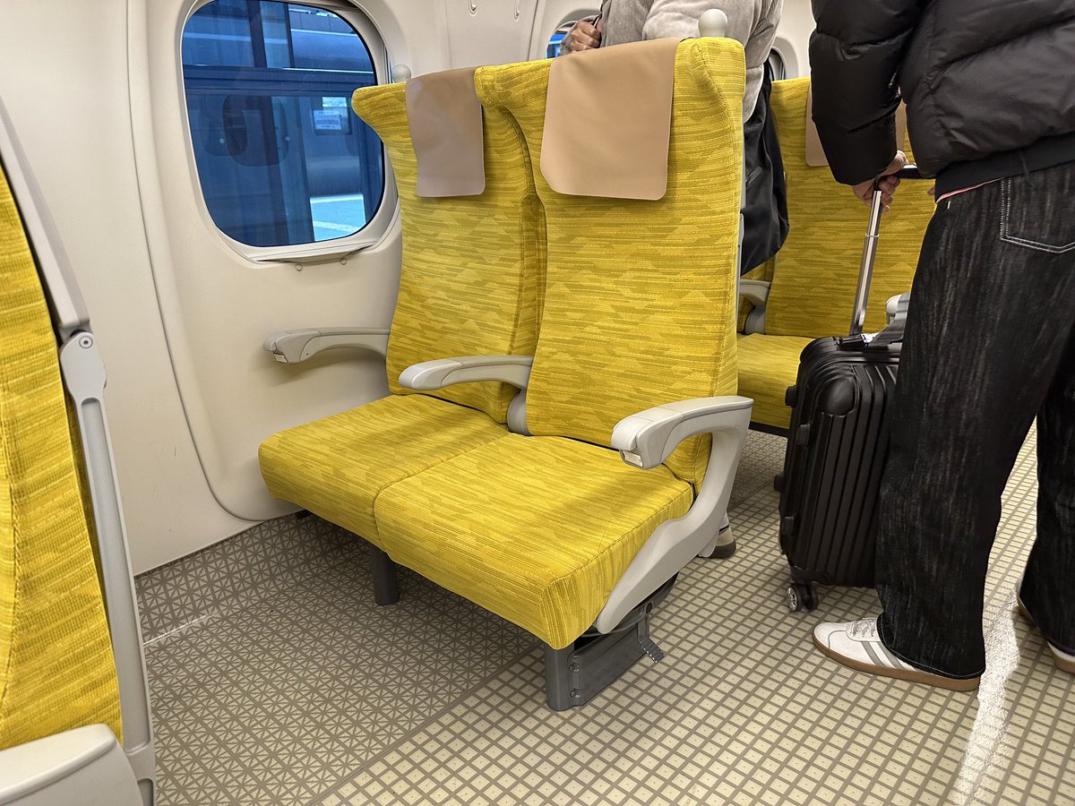 そういえば東海道山陽新幹線はリネンっぽかったけど九州新幹線用のN700