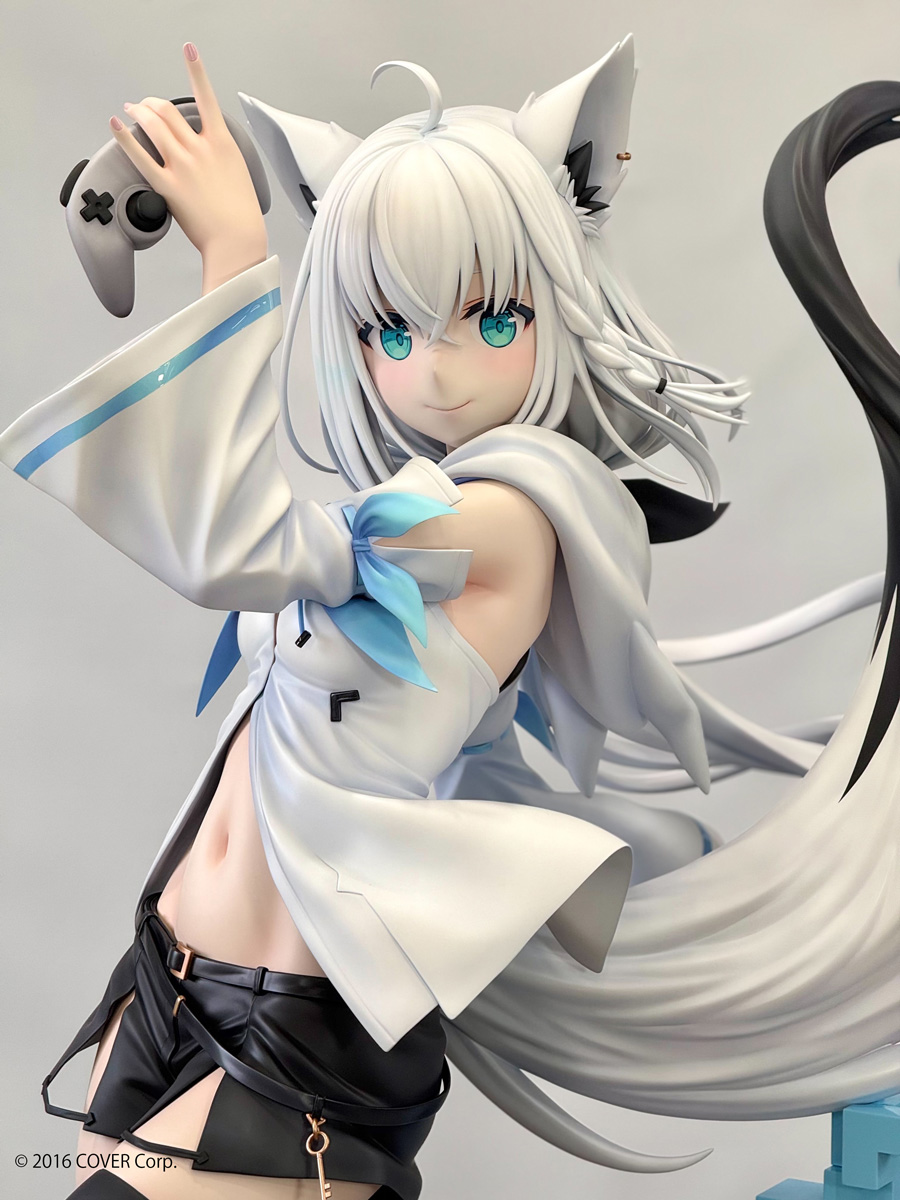 初公開！ ＼ ホロライブの大人気VTuber「白上フブキ」の等身大と1/7