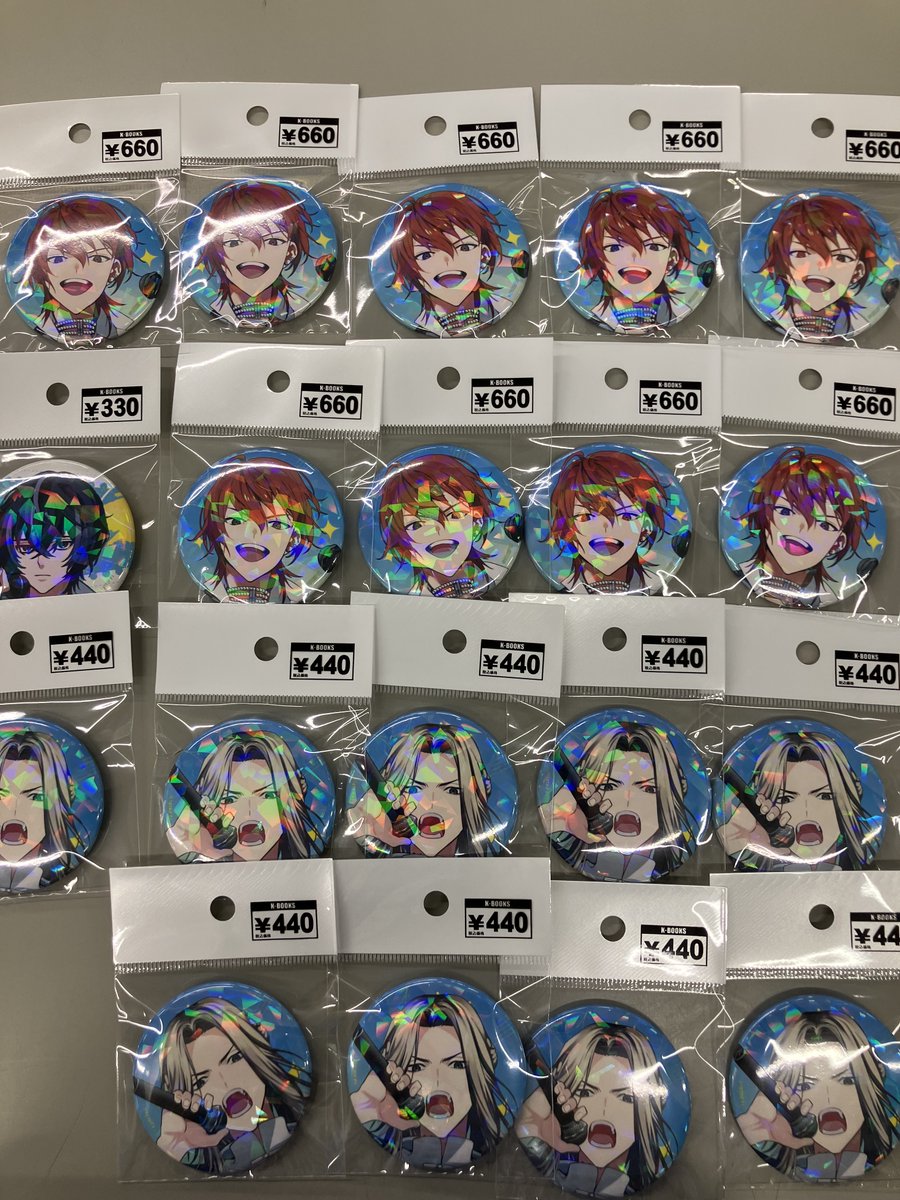 入荷情報】#エイトリ ✈️ タワレコカフェ ホログラム缶バッジ 🧱西園