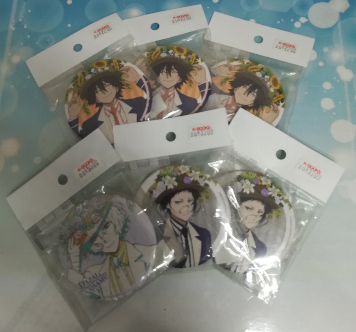 入荷情報】 #文豪ストレイドッグス 文スト 5周年記念缶バッジ が各種