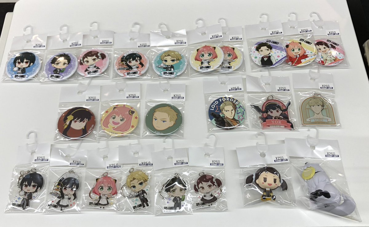 ✨入荷情報✨ スパイファミリーより 缶バッジ､アクリルキーホルダーの