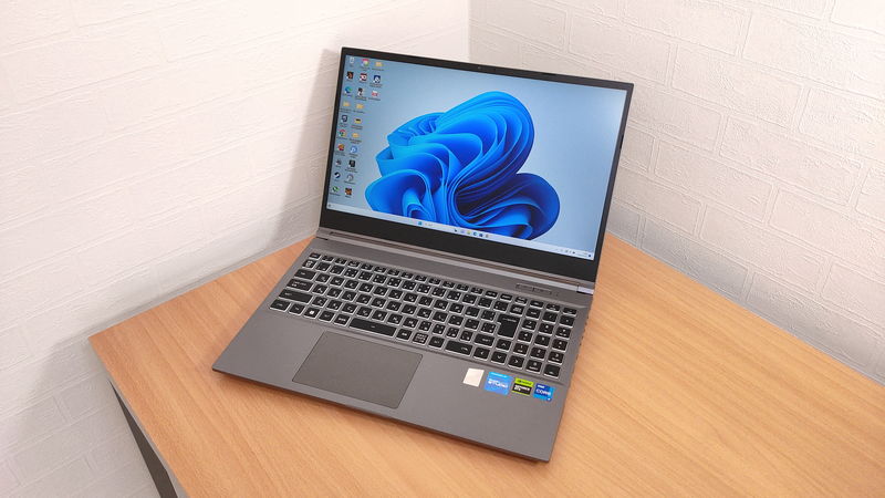 raytrek R5-RL5の実機レビュー|RTX 4050搭載のクリエイター向けノート