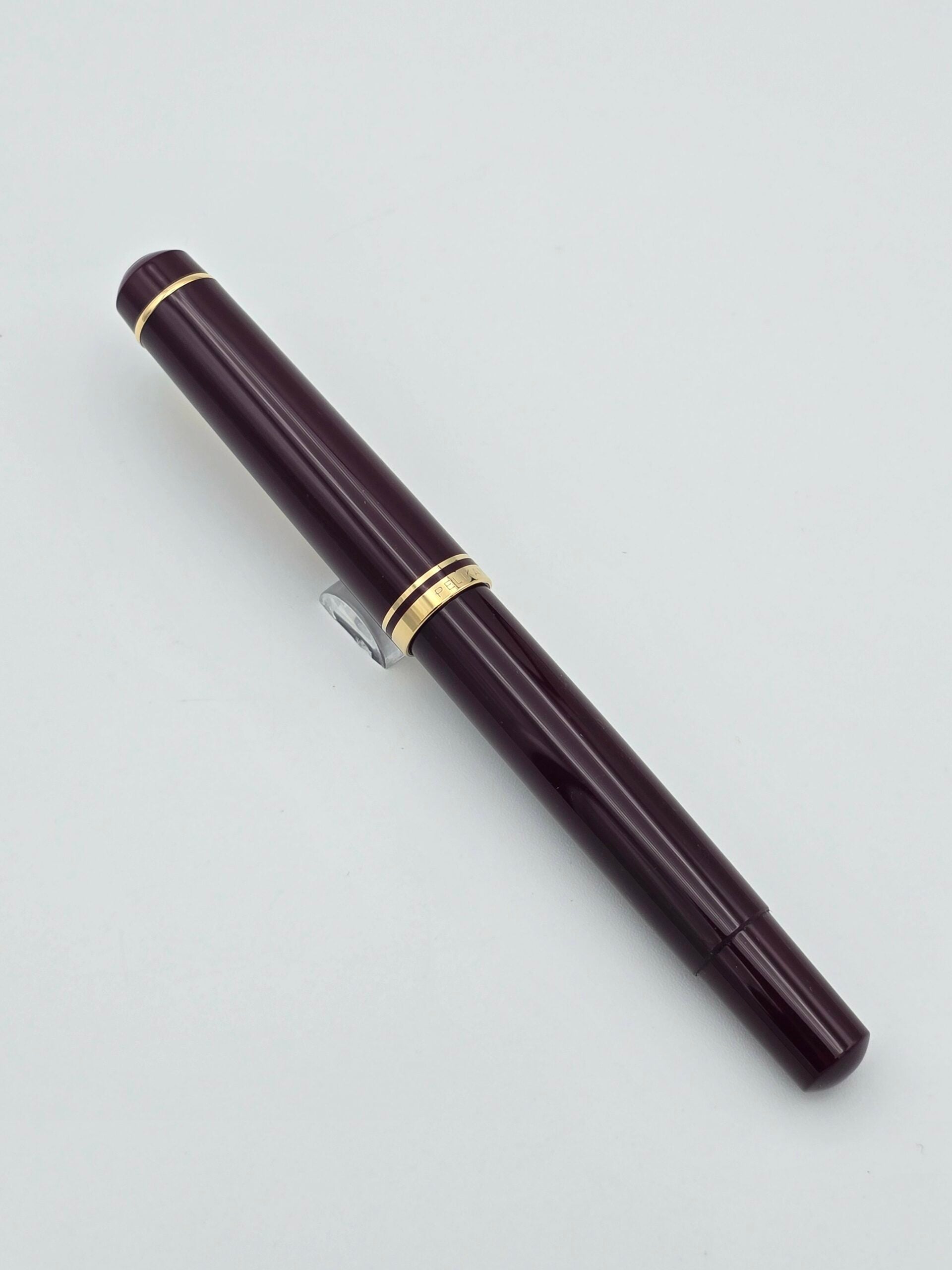 Pelikan M250 Pre 97' Burgundy - 14C Medium Nib - Pen Realm