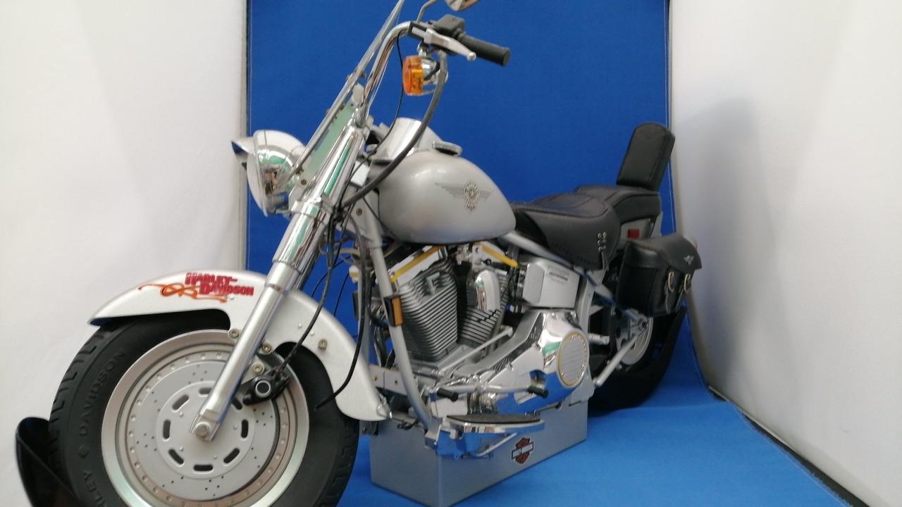 ディアゴスティーニ ハーレーダビッドソン ファットボーイ 1/4スケール