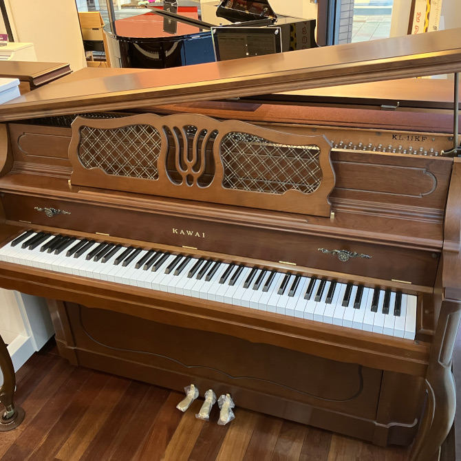 店頭展示品》C-880FRG カワイアップライトピアノ | ご成約済み商品