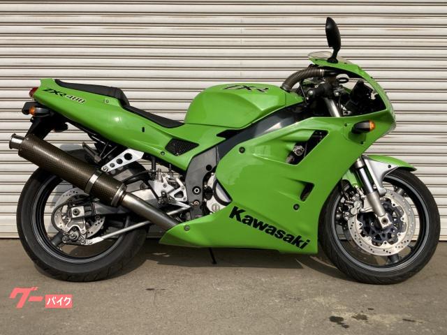 九十九 Kawasaki ZX-9R Review (1994-1997) + Buying Guide & Tips