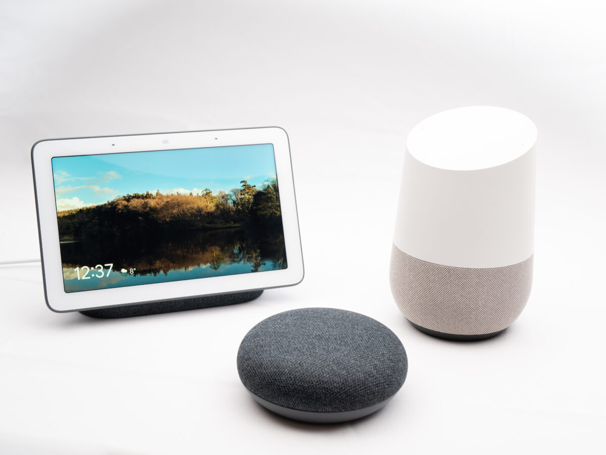 スマートスピーカーGoogle nest 全4種類を比較！最新情報やできること