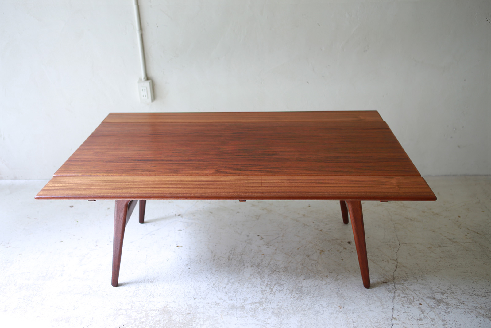Convertible Elevator Coffee Table for Trioh | phono | 金沢 北欧