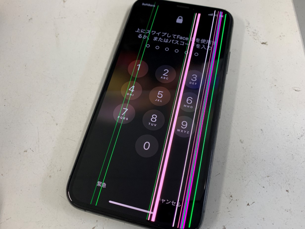 Apple iPhone X シルバー 画面に縦線あり iPhoneの液晶に縦線が出て