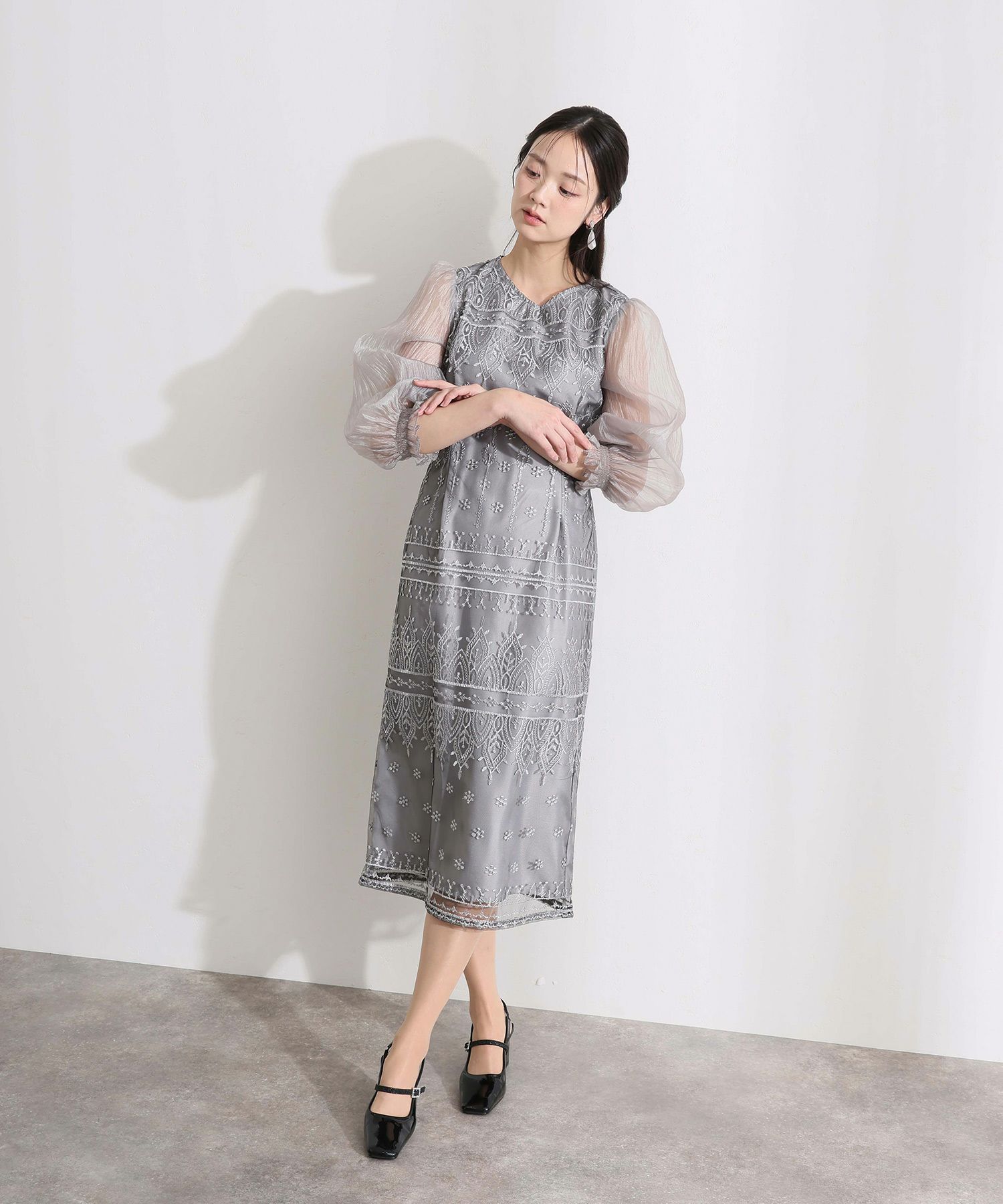 Vネック刺繍レースドレス | PourVous（プールヴー）パーティードレス専門店