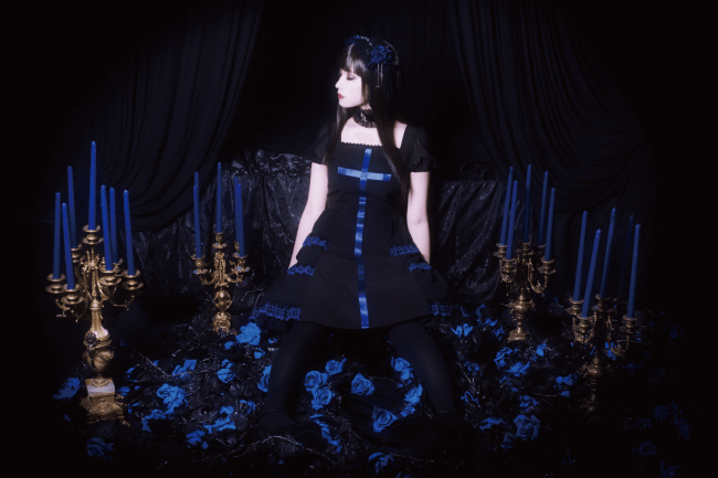 Moi-même-Moitié（モワ・メーム・モワティエ）燭台ロゴアンブレラ発売