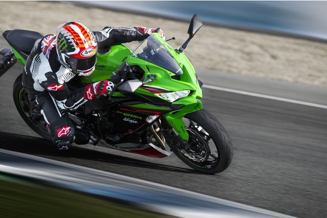 カワサキからNinja ZX-25Rをはじめする250cc・400ccクラス5モデルのNEW