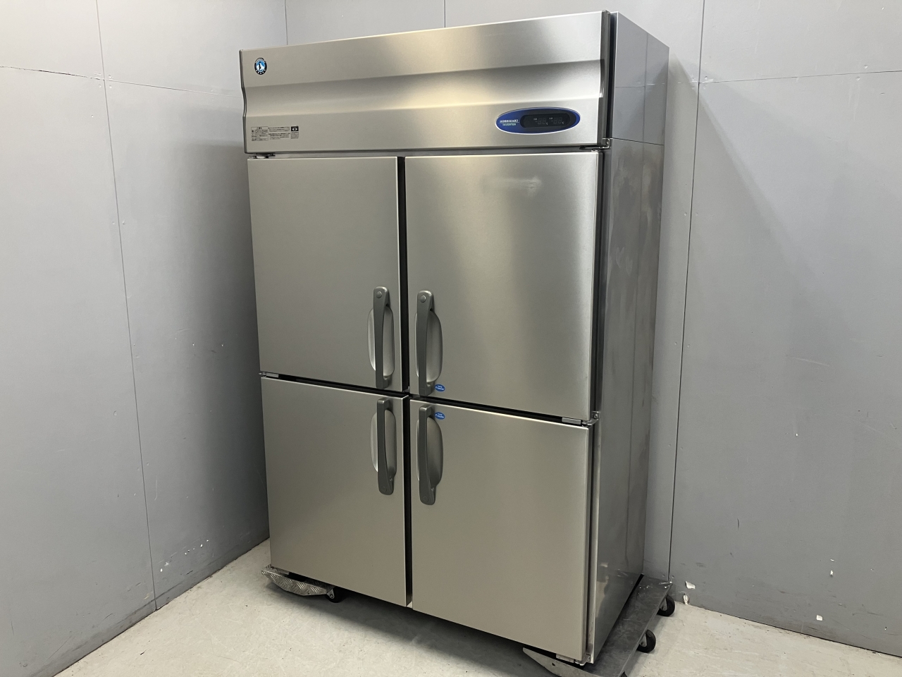 一箇所へこみ 業務用縦型冷蔵庫扉 フクシマ 厨房機器 一箇所へこみ