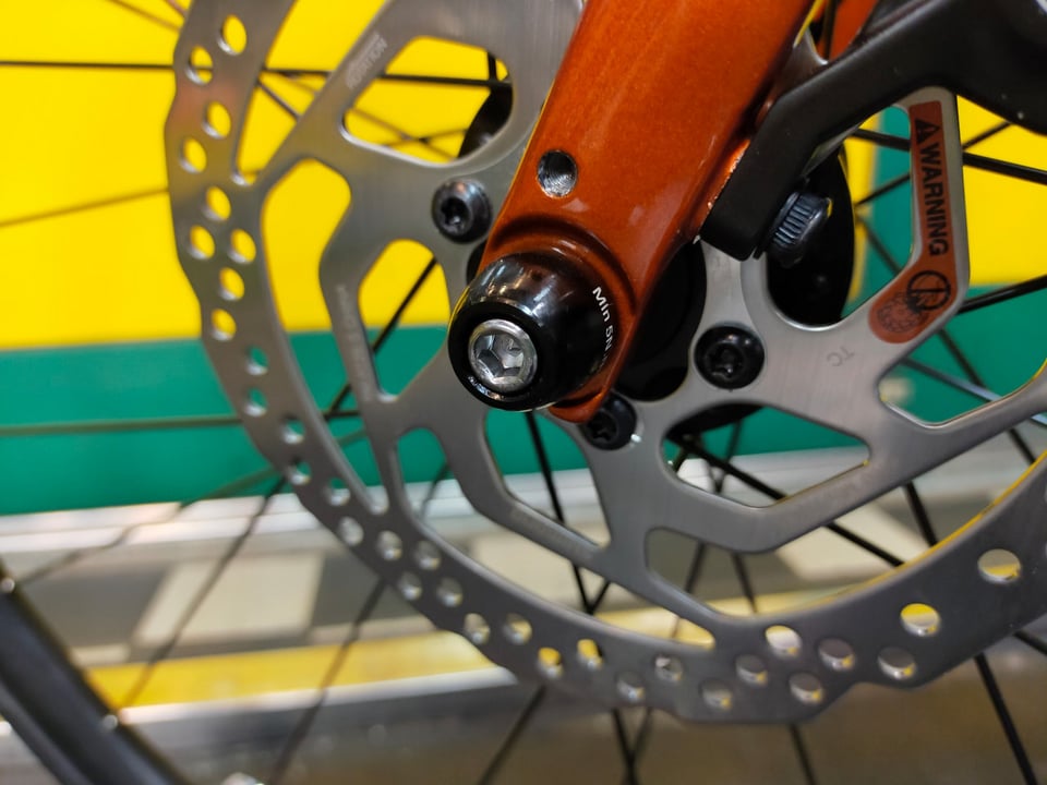修学院店】ちょっと贅沢なクロスバイク GIANT ESCAPE RX 2 DISC - 株式
