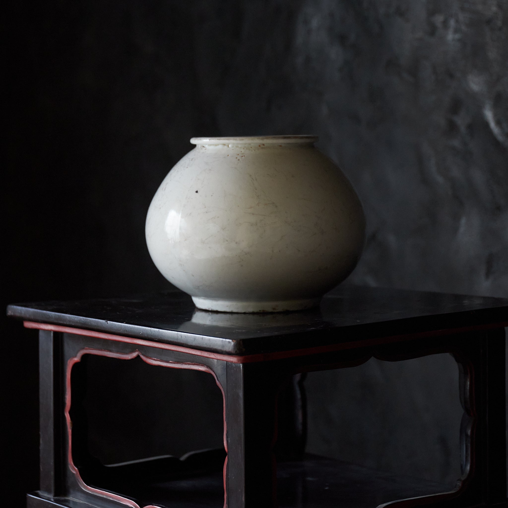 李朝 白磁高坏台皿（1392–1897 CE） | 入蘆花（ロカニイル） 『李朝白