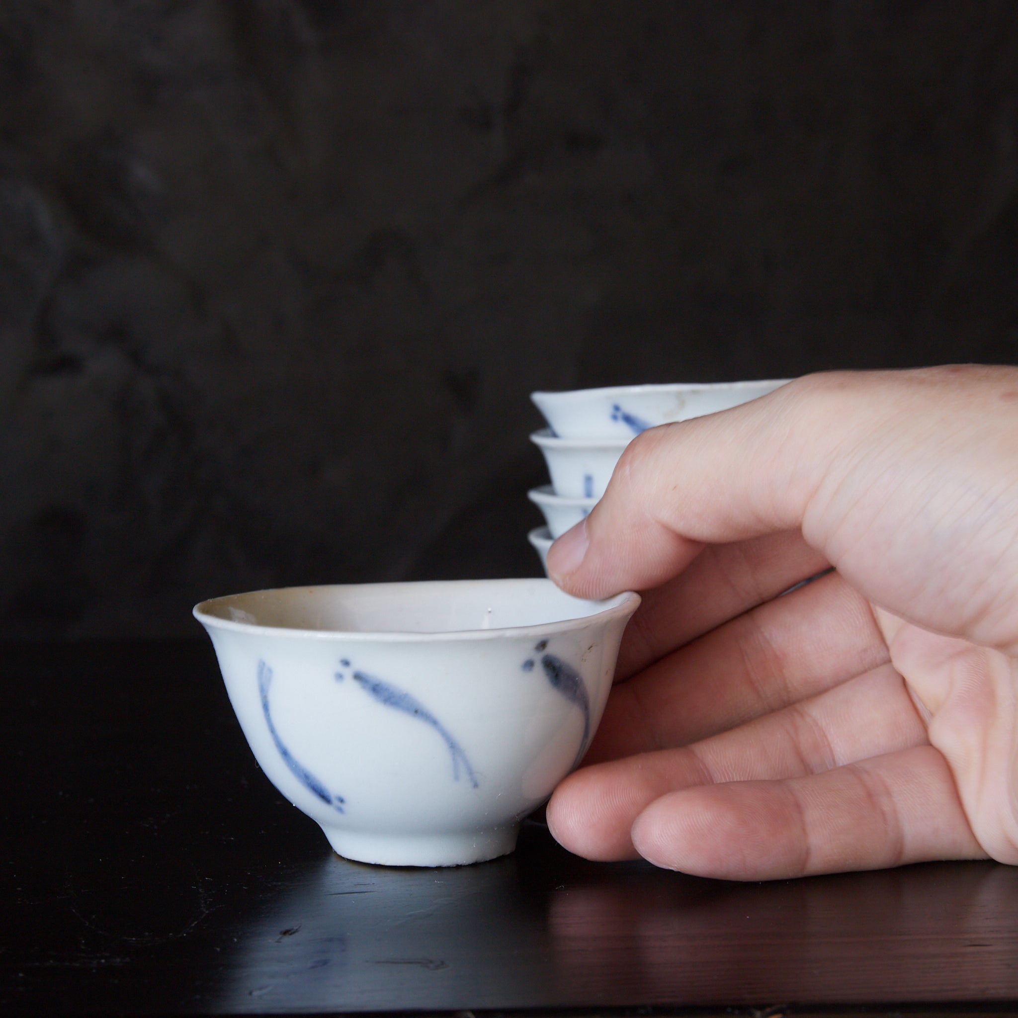 古伊万里染付瀬戸輪花流線ころ茶碗 古伊万里染付瀬戸輪花流線ころ茶碗