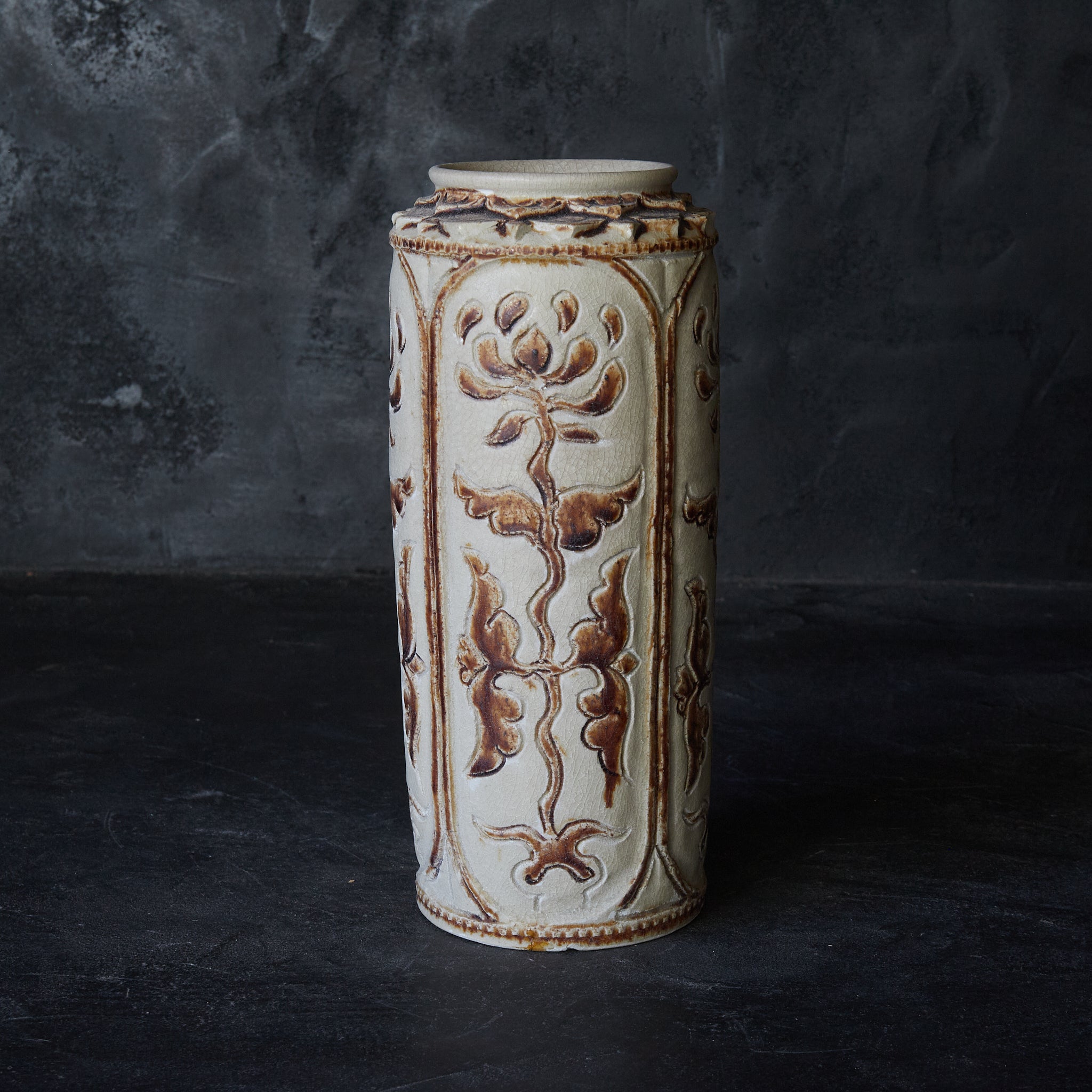 タイ・骨董・出土品】宋胡録（スンコロク）白釉斑紋小壺（1301年~1600