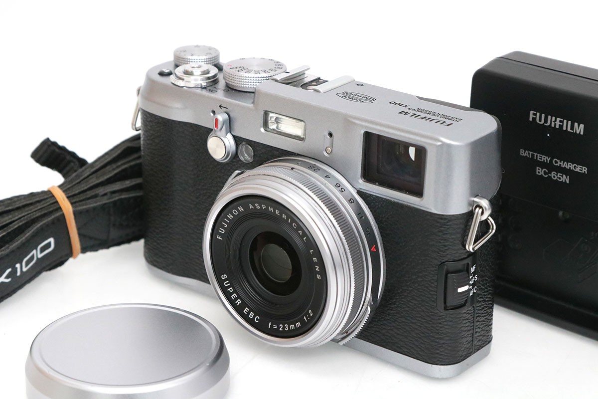 価格.com - 富士フイルム FinePix F550EXR [ホワイト] 価格比較