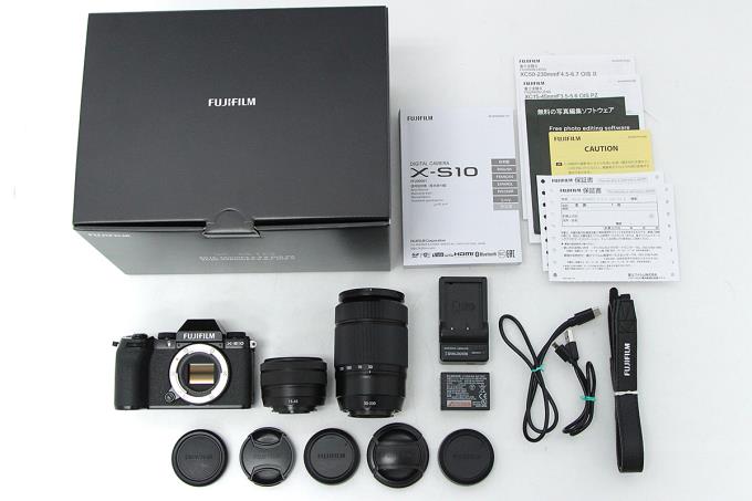 FUJIFILM X-S10 Wズームレンズキット 富士フイルム - 富士フィルム X