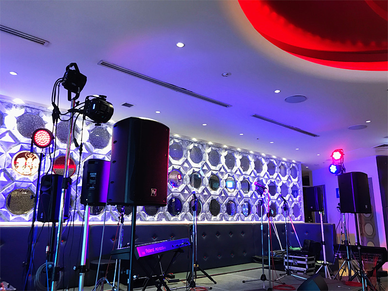 ⭐︎ Elation EVENT BAR 4灯ライティング機材 ELATION（イレーション）