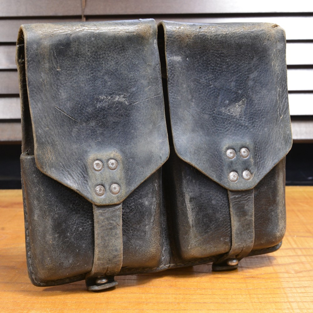 オーストリア軍放出品 ダブルマガジンポーチ レザー製 StG58用