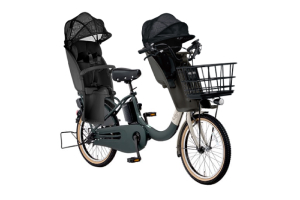 3人乗り用チャイルドシート付きギュット・クルームR・EX パナソニック