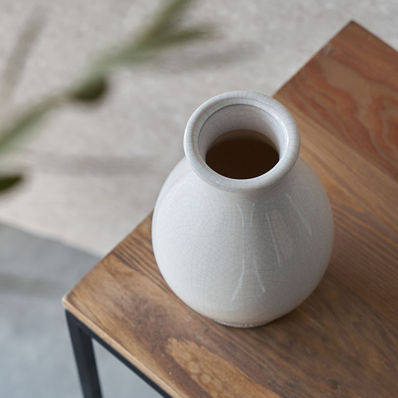 クリーム色 陶器製 一輪挿し 約20cm