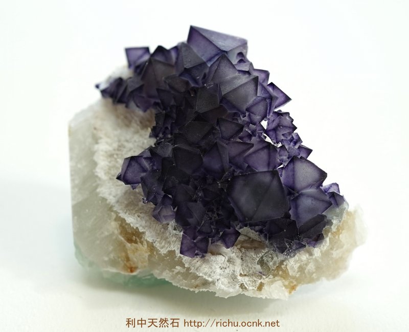 八面体蛍石43 (Octahedron Fluorite)