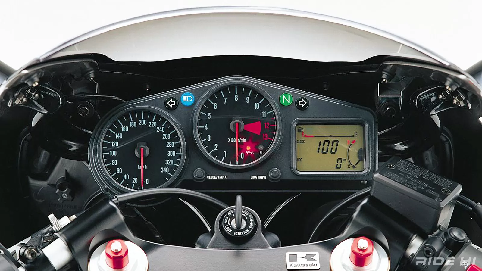 ZX-12Rのエンジン上を通る独創のモノコックフレーム！【このバイクに