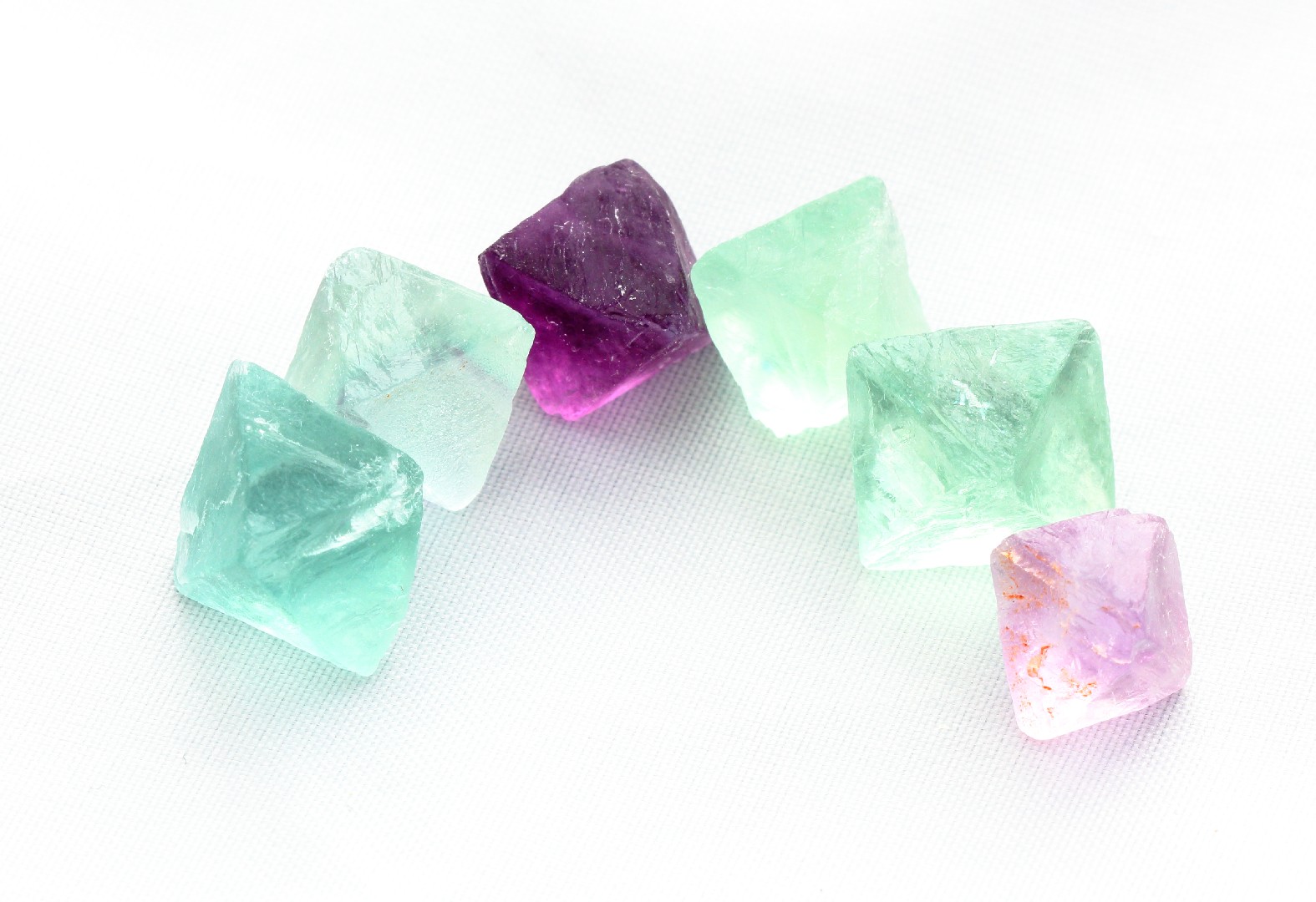 ホタルイシ（蛍石） 見分け方 - Rock Identify