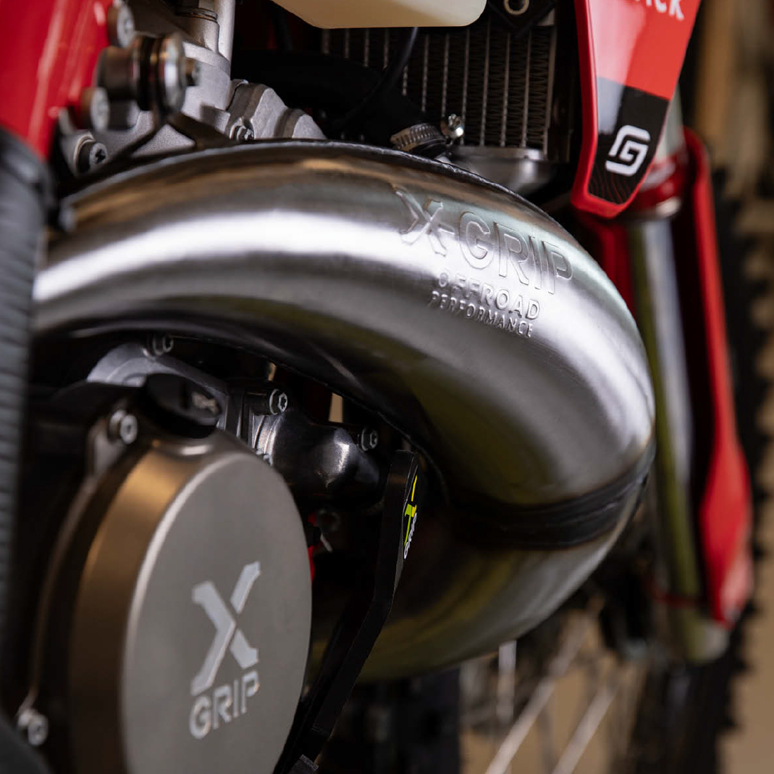 サバスチャン XG-2686 EXC250/TE250/EC250 2024-<br>EXHAUST PIPE チャンバー<br>X