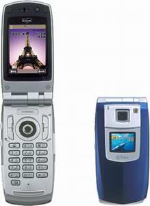 NTT DoCoMo Introduces First FOMA 3G Handset for International Roaming