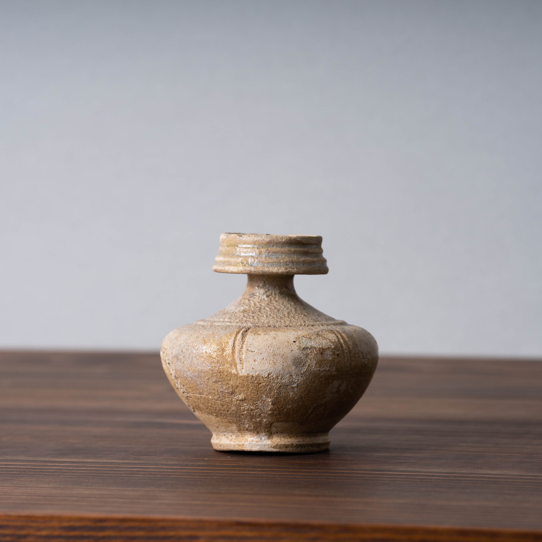灰釉双耳小瓶 タイ スンコロク 骨董 R1395ダM 灰釉双耳小瓶 タイ