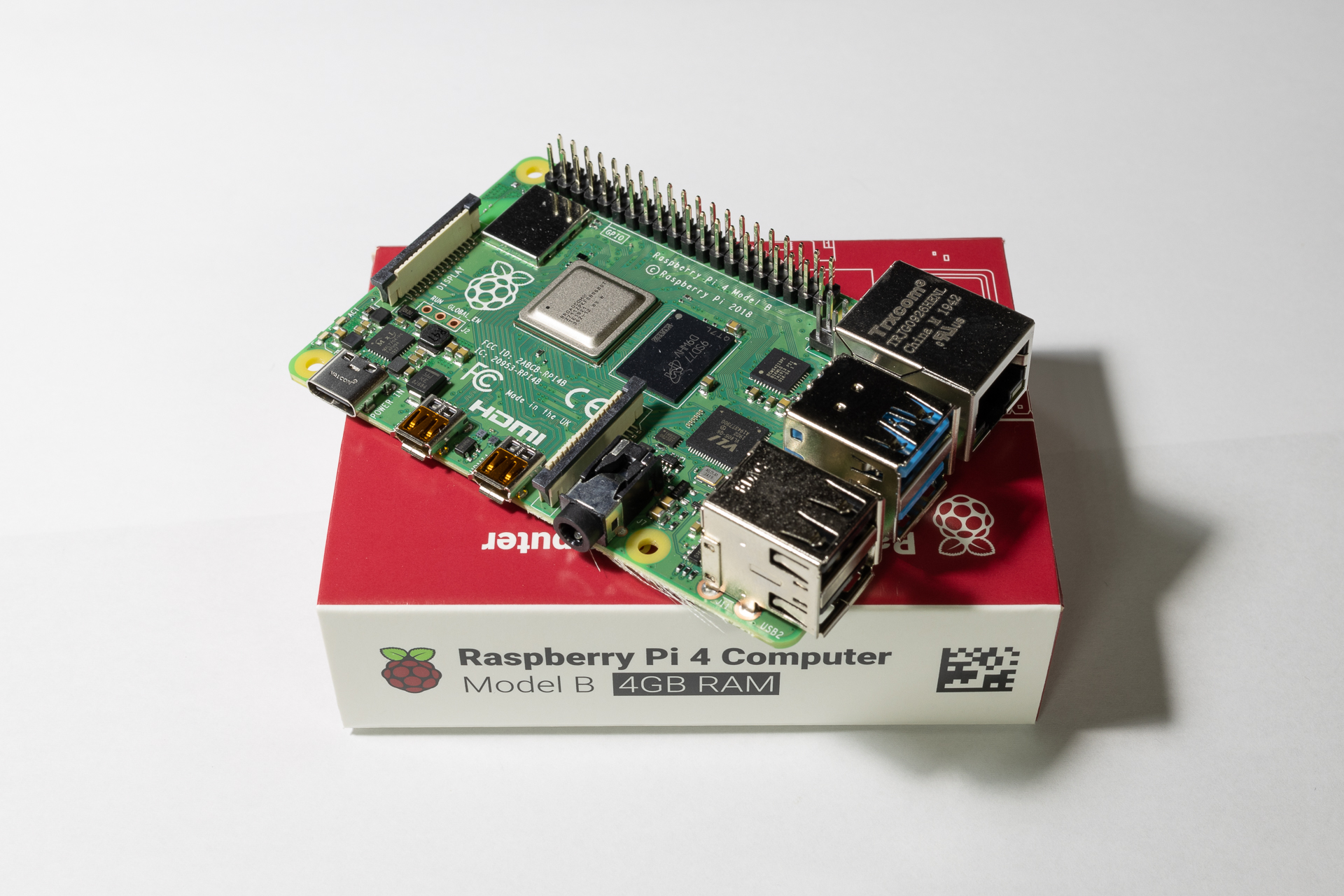 Raspberry Pi 4 Model B 8GB ケース・電源 SD付き Amazon.com