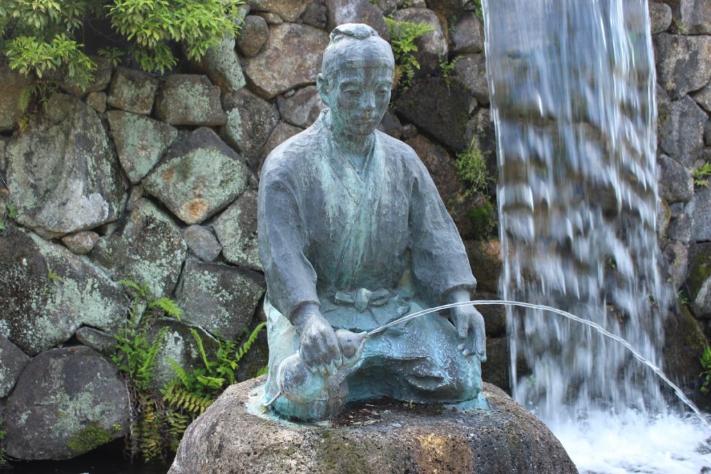 AKIKO 銅器置物 養老乃瀧伝説 養老の滝 Amazon.co.jp: 名品 置物 養老