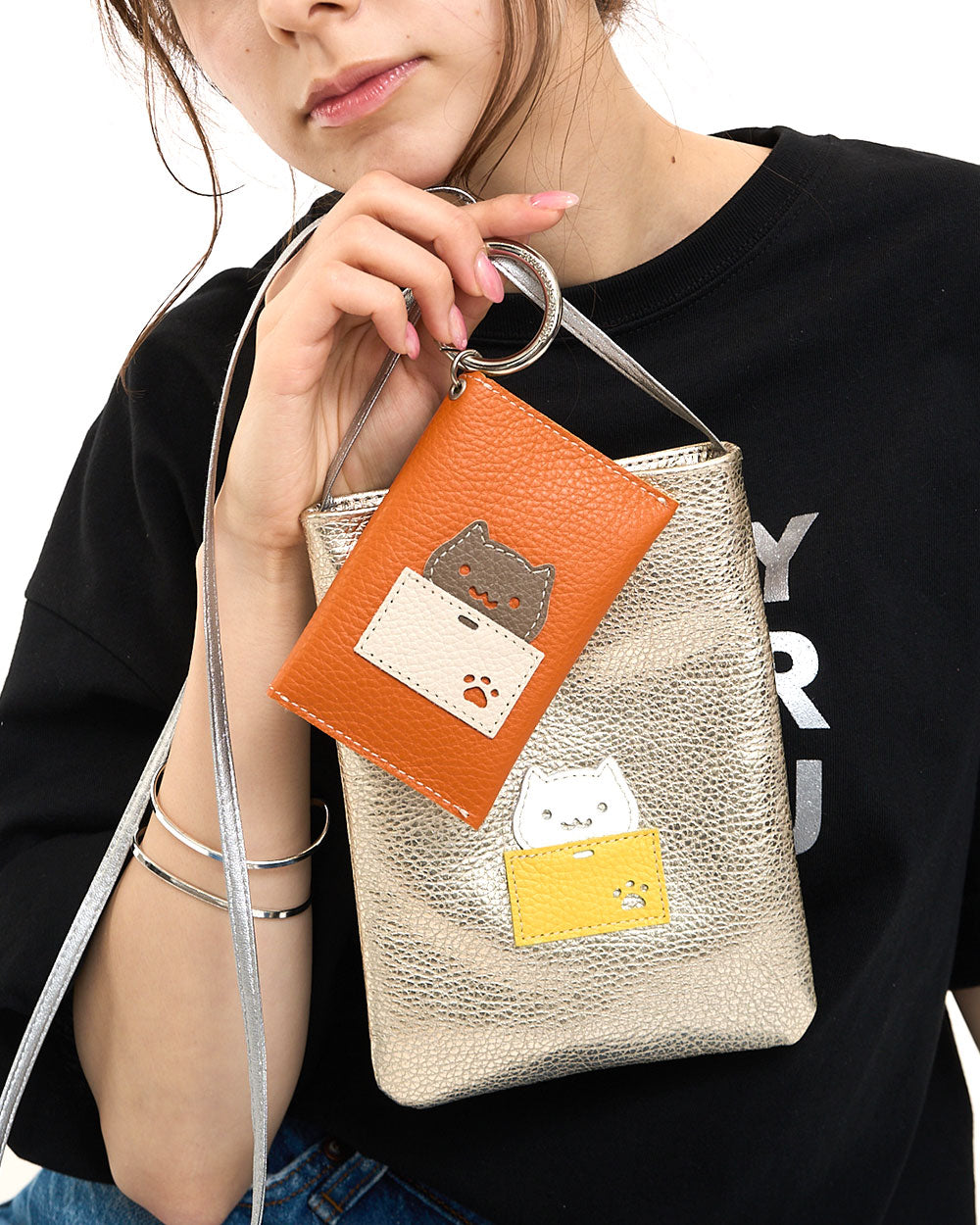 宇多田ヒカル CHUICHI 猫デザイン ガラケーケース （新品 · 未開封