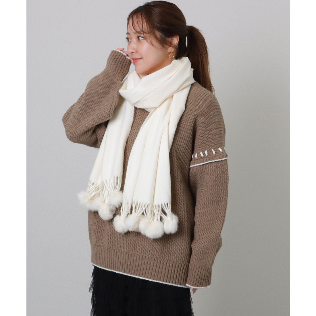 フリンジ付きマフラー（アイボリー） LOEWE アイボリー マフラー