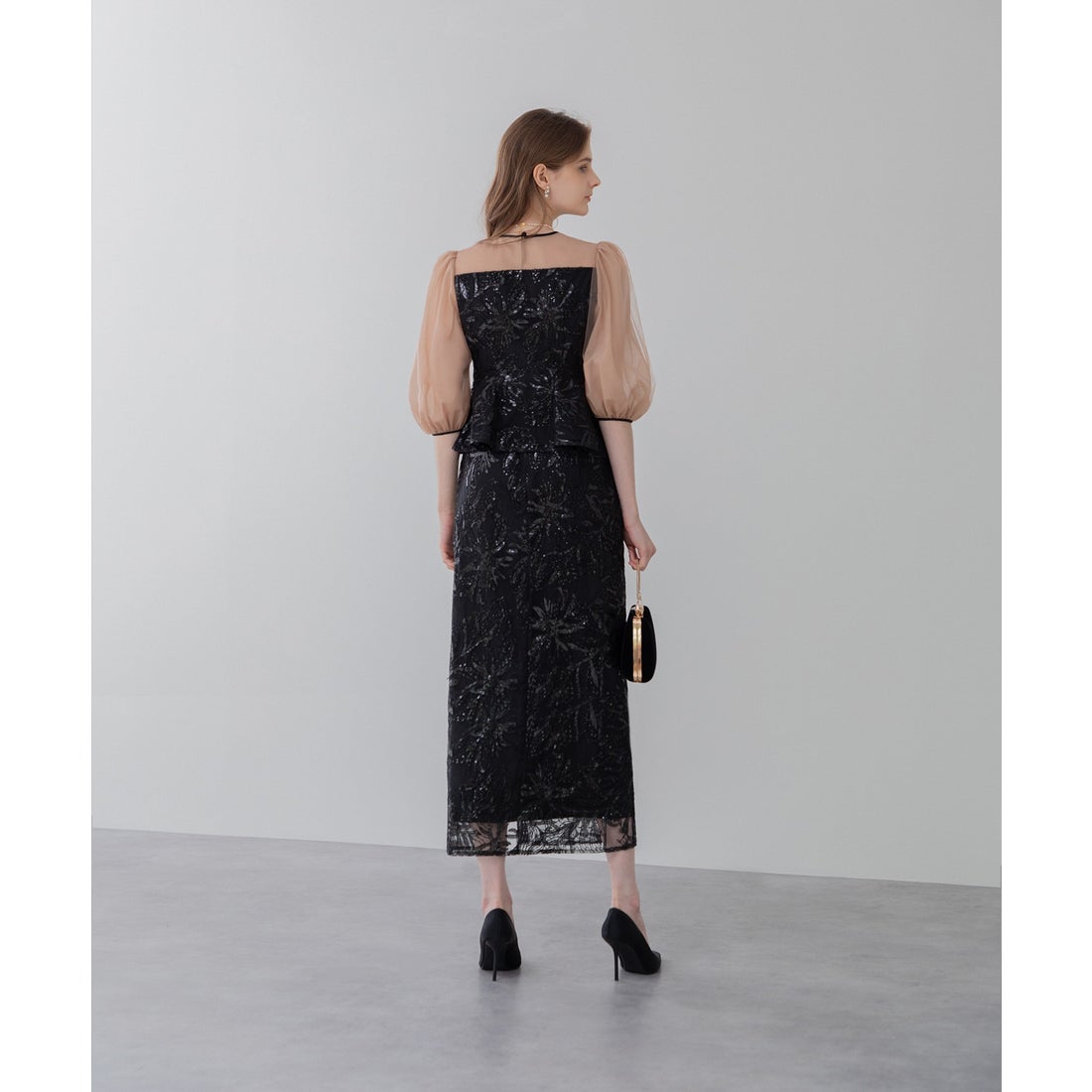 レジャ Leja シアーパフスリーブペプラムスパンコール花柄Iライン