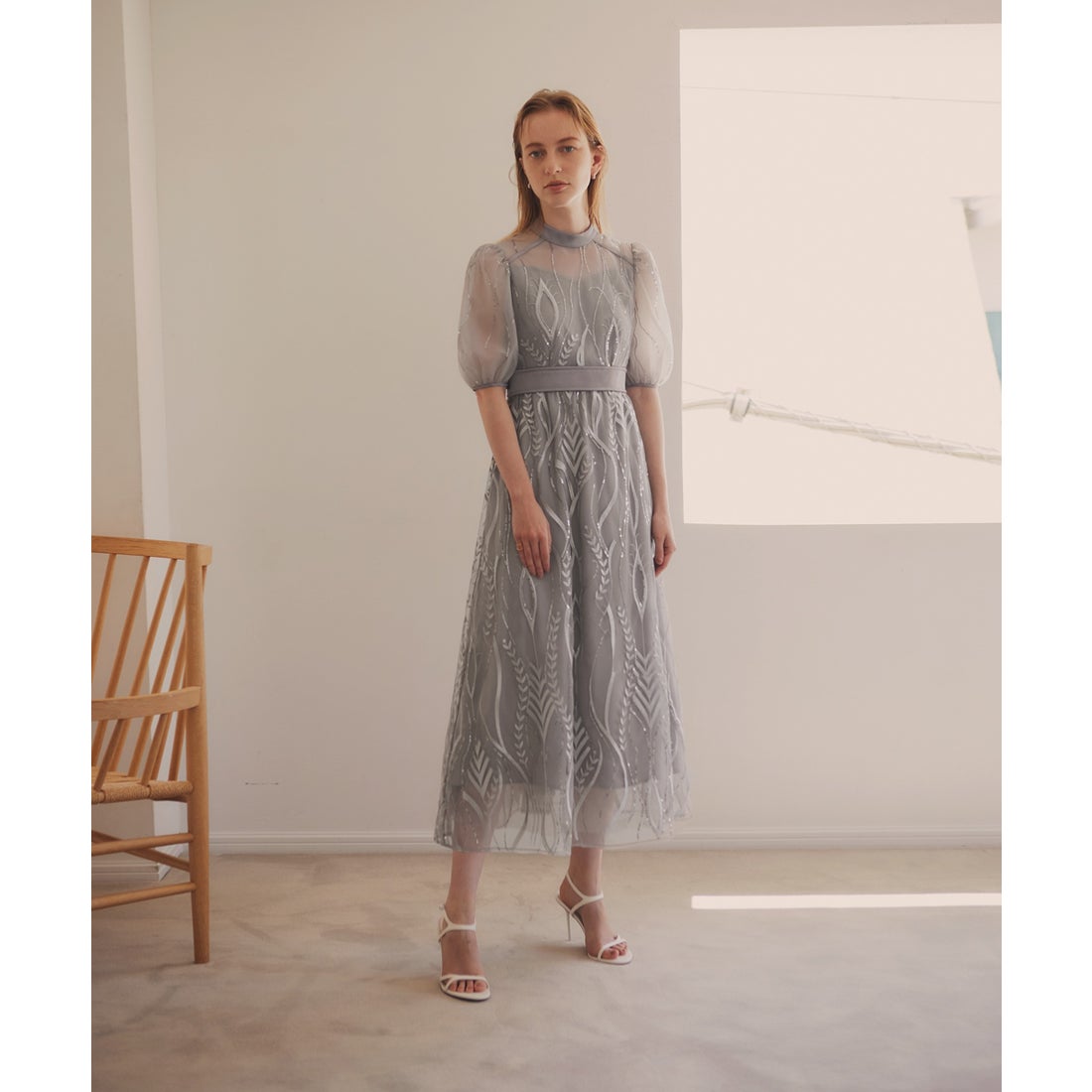 レジャ Leja スパンコール刺繍レースプチハイネックAラインドレス美脚