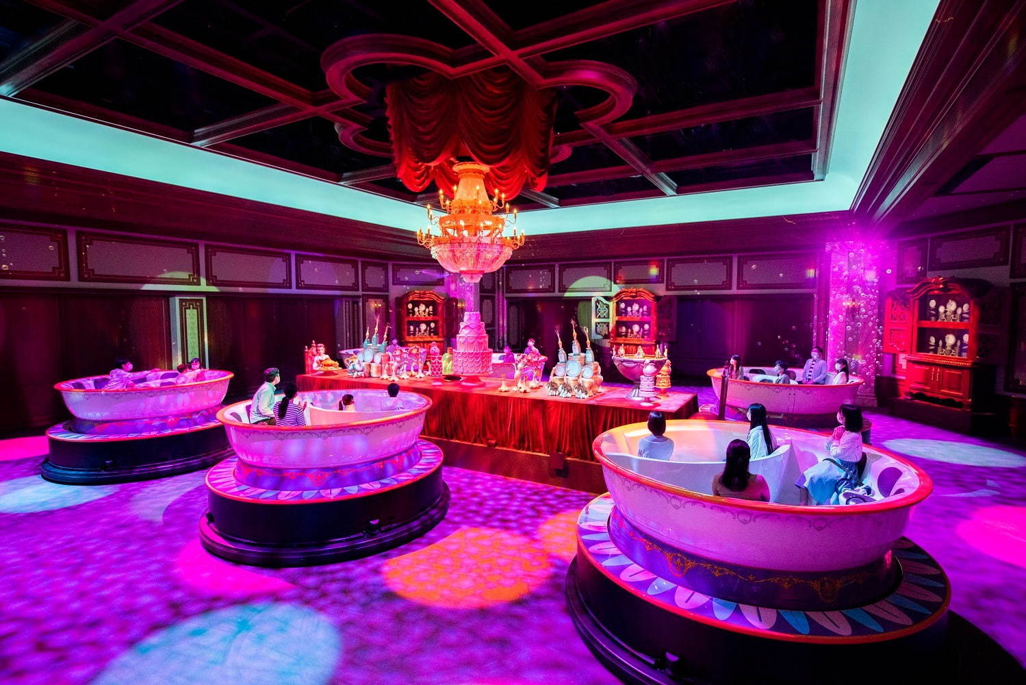 魔法に満ちた『美女と野獣』のものがたりが楽しめる♡ 東京