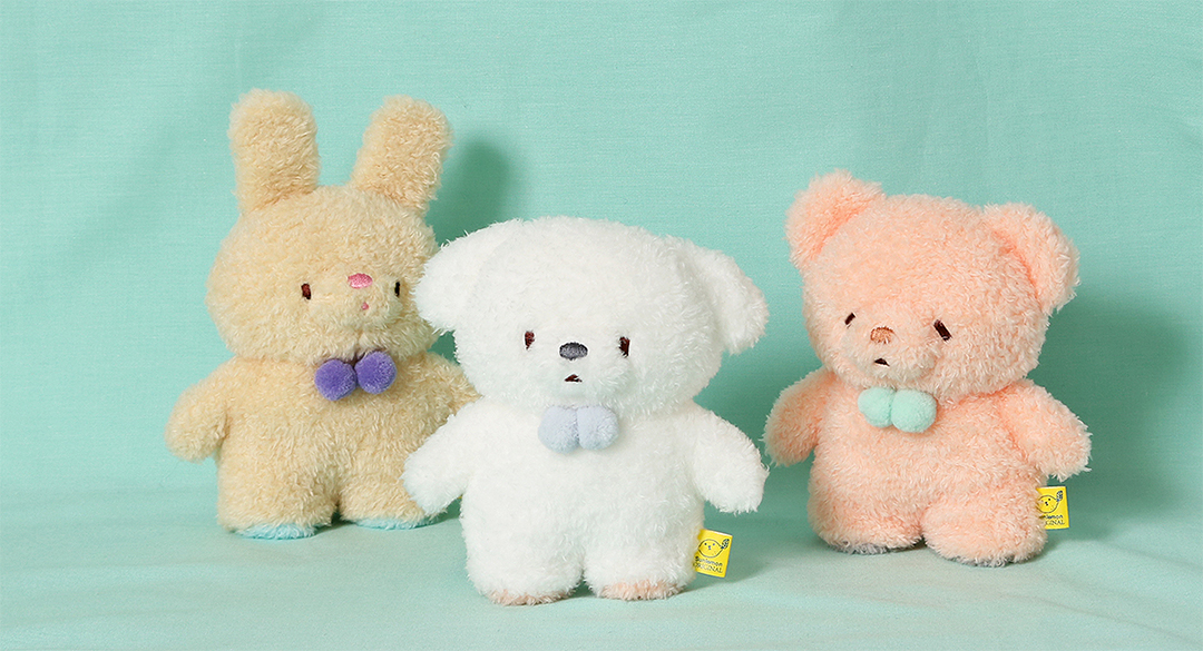 ふわふわのぬいぐるみの足底をトントンすると自立！くまやうさぎの