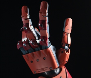 MGSV:THE PHANTOM PAIN 1/1 バイオニックアーム – 株式会社千値練 ー