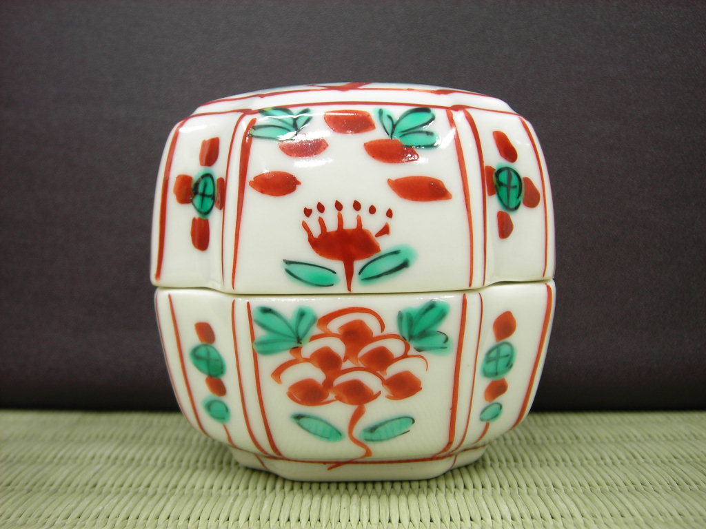 未使用 呉須赤絵輪花 菓子鉢 花鳥図 京 晴香在銘 茶道具 菓子器 未使用