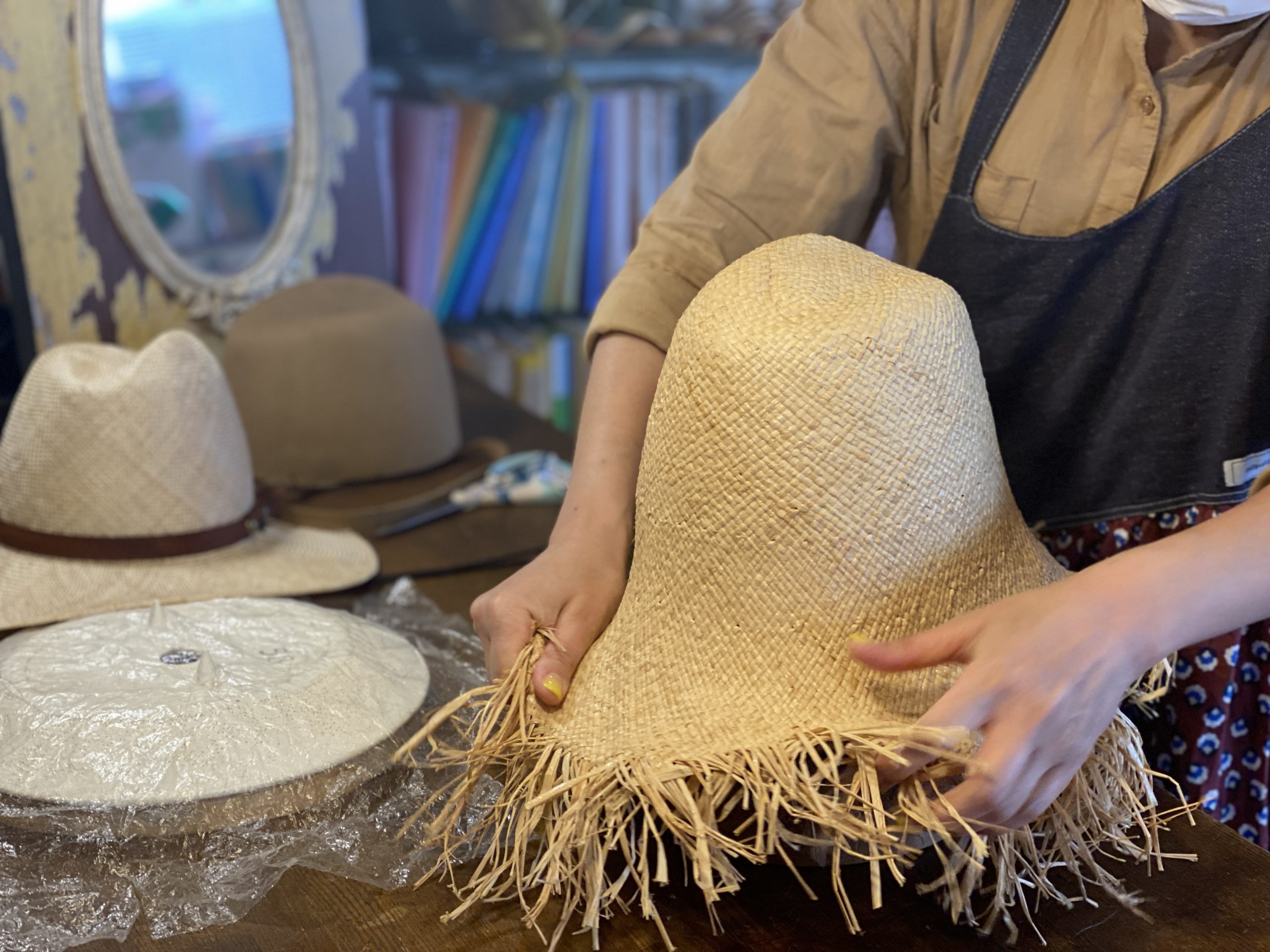 ◇ 工房で1日完成ワークショップ 木型で作る麦わらハット ◇ 関口靴